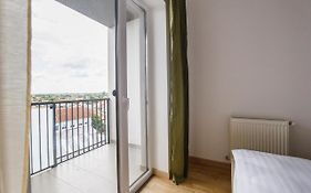 Sunny View 2 Bedroom Central Apartment