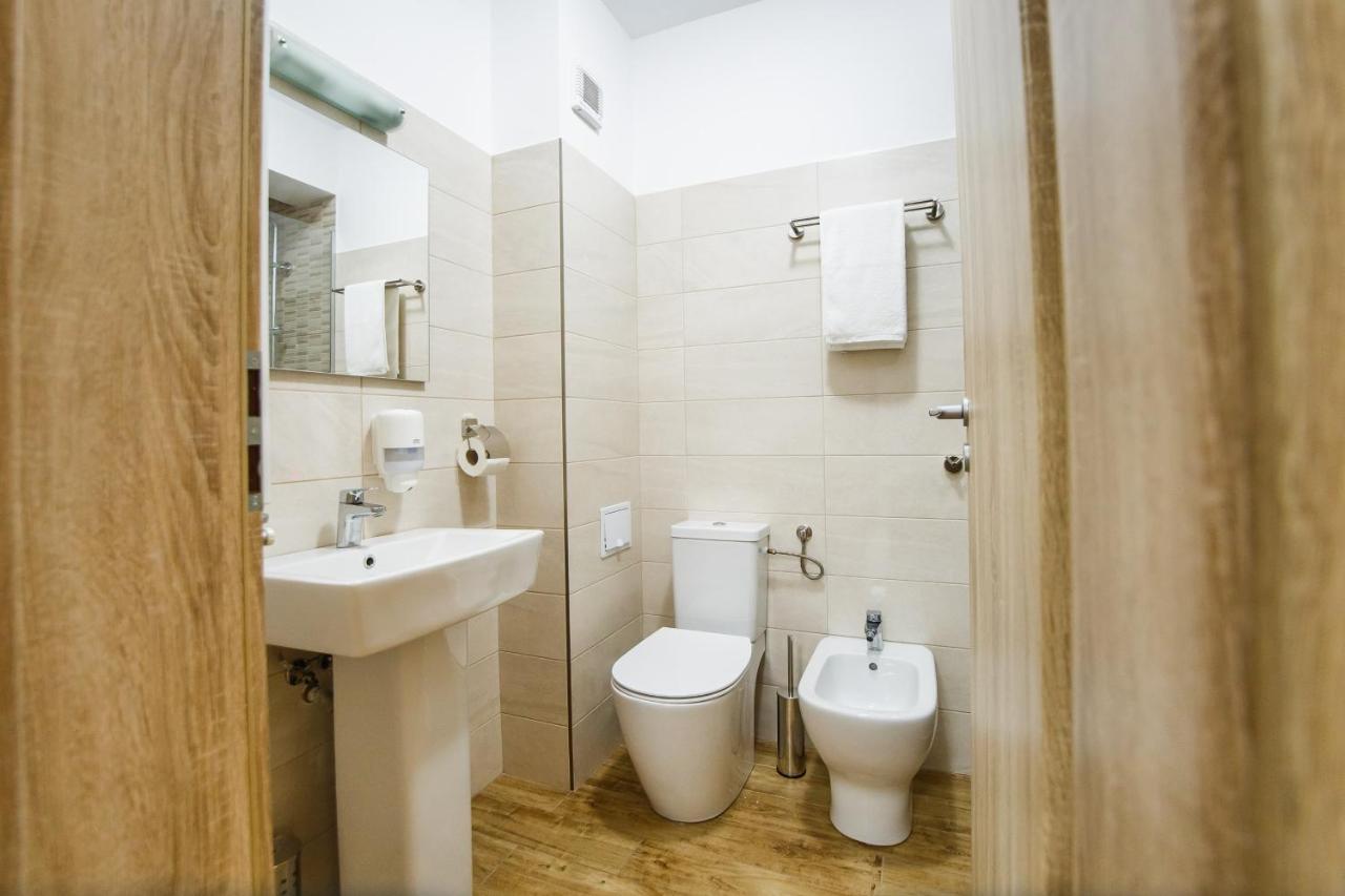 Sunny View 2 Bedroom Central Apartment Oradea Zewnętrze zdjęcie