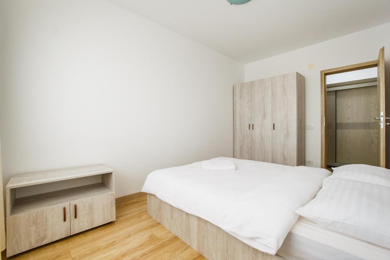 Sunny View 2 Bedroom Central Apartment Oradea Zewnętrze zdjęcie