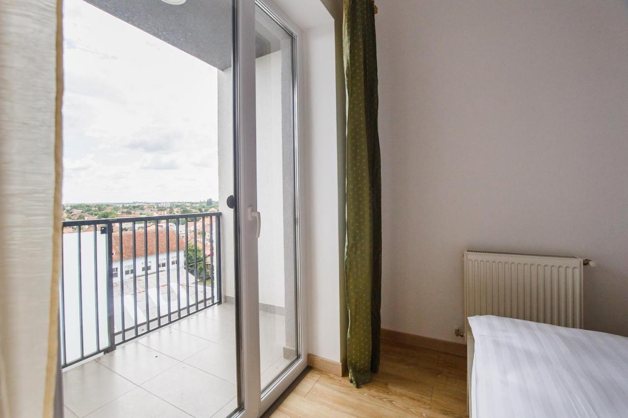 Sunny View 2 Bedroom Central Apartment Oradea Zewnętrze zdjęcie